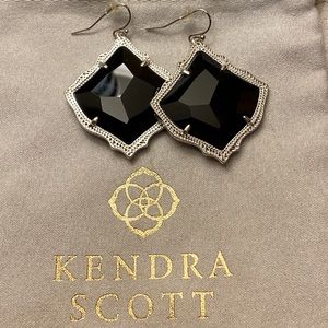 Kendra Scott Kirsten earrings in black and silver